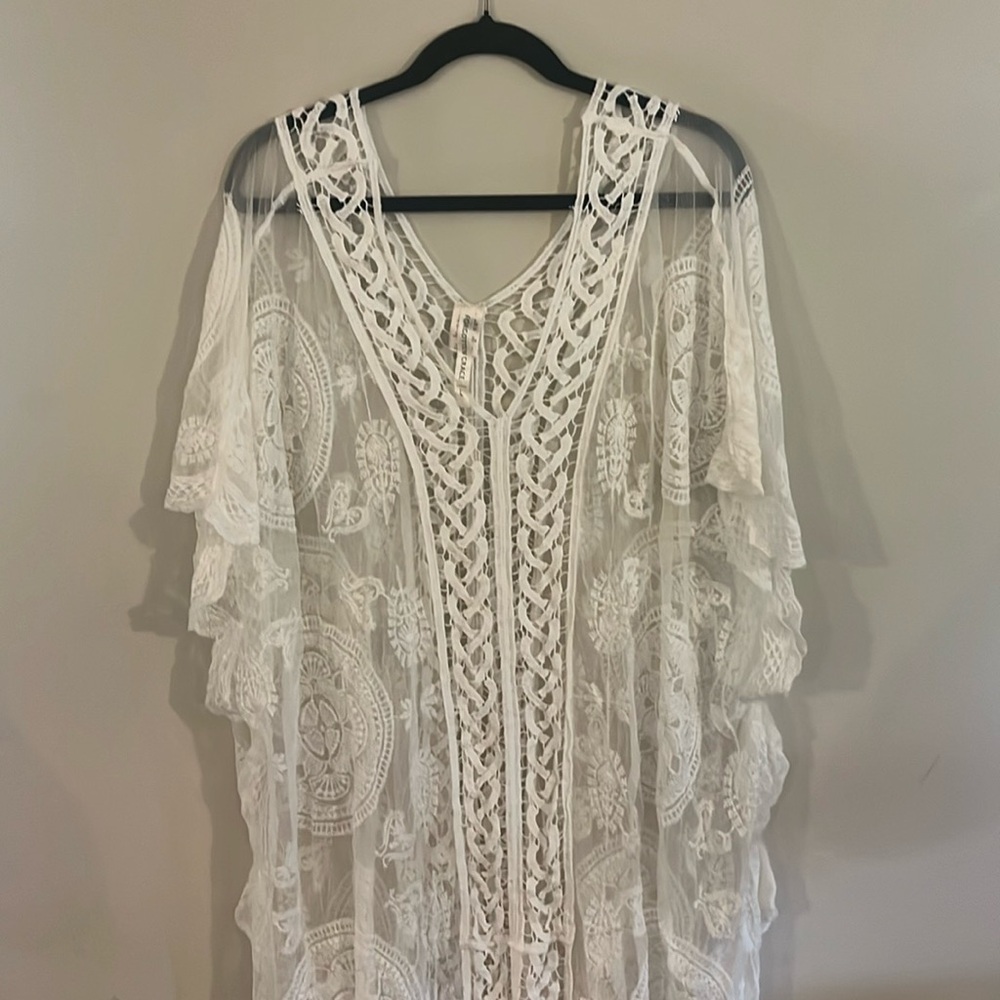 Forgotten Grace White Coverup - L